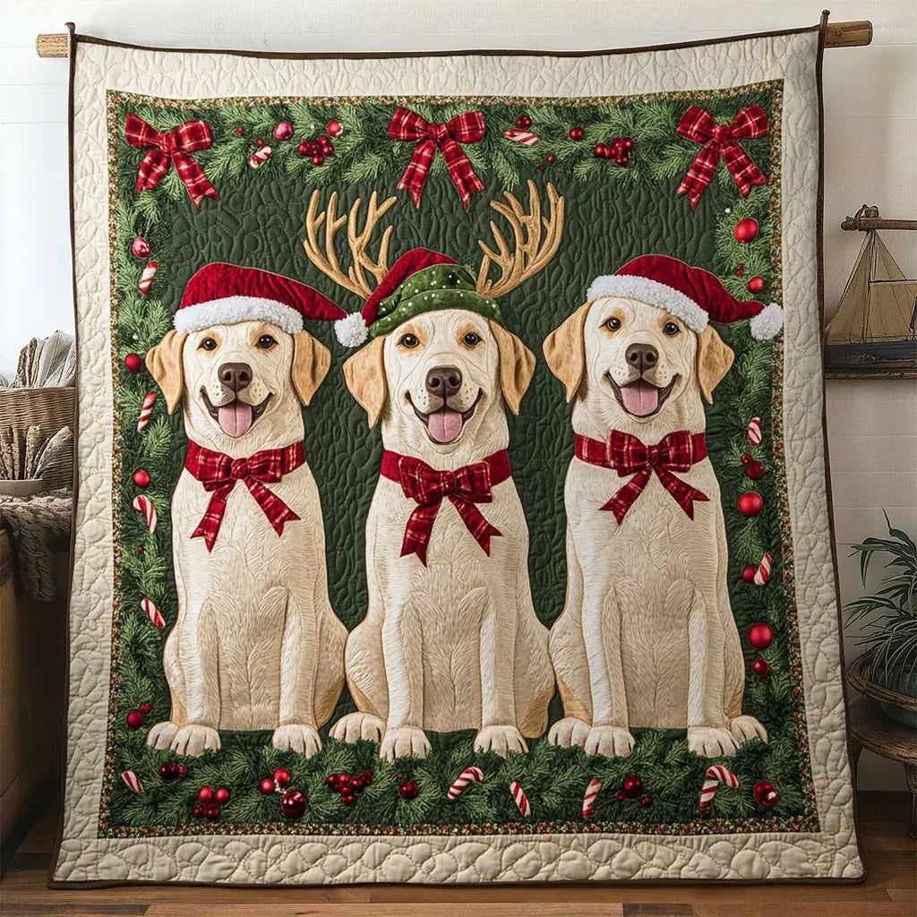 Labrador Christmas Hug Quilt Blanket