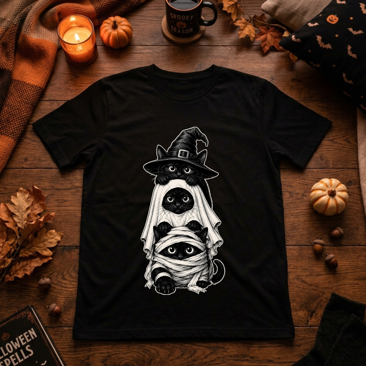 Drei Katzen in Halloween-Kostümen T-Shirt