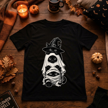 Drei Katzen in Halloween-Kostümen T-Shirt