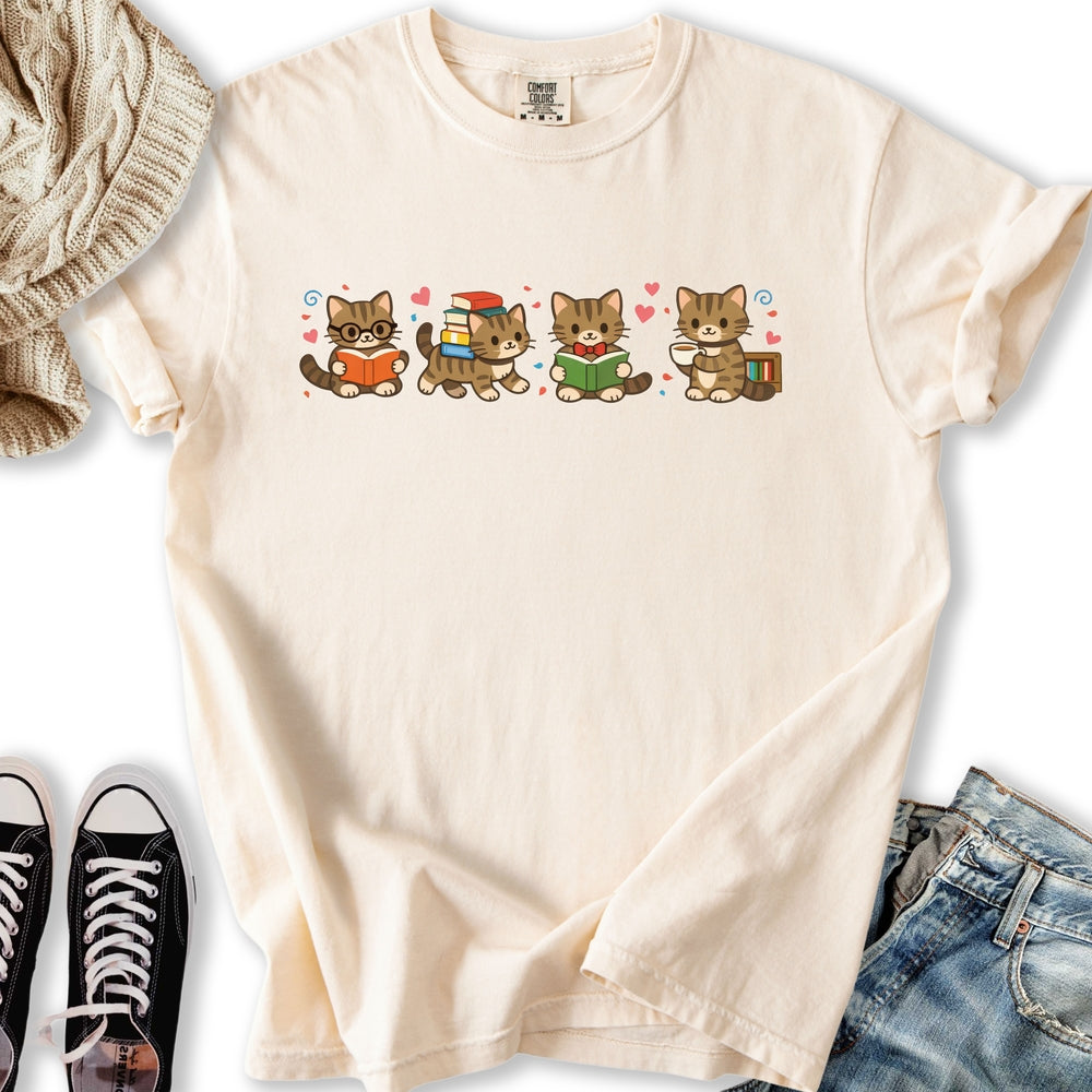 Cute Bookworm Cats Relaxed Tee