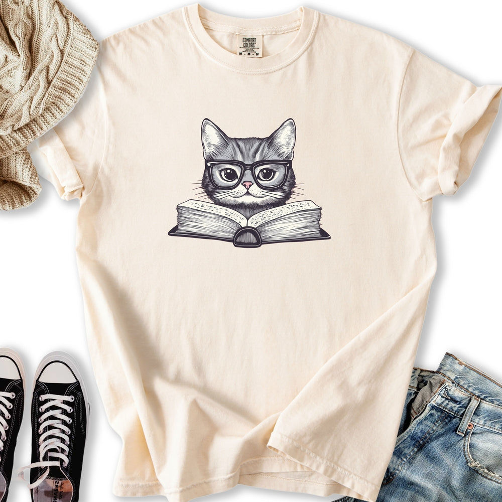 Cute Reading Cat Relaxed Tee