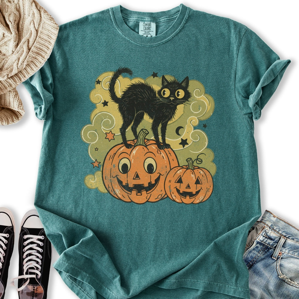 Vintage Halloween Cat Relaxed Tee