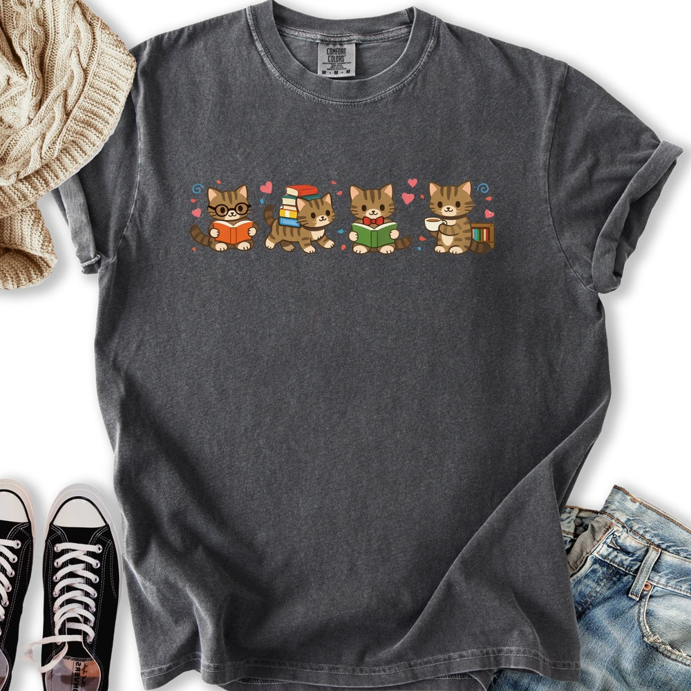 Cute Bookworm Cats Relaxed Tee