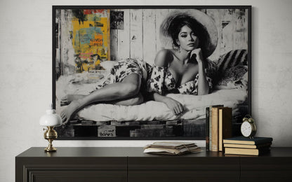Black And White Vintage Style Sexy Woman Wall Art