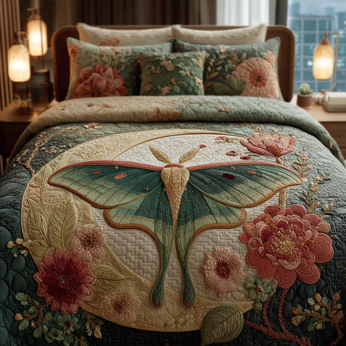 Moonlit Luna Moth 3-Piece Quilted Bedding Set - Single (59" x 70")