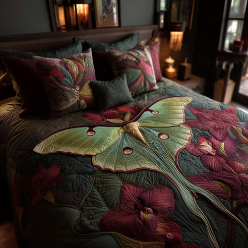 Twilight Wings Luna Moth 3-Piece Quilted Bedding Set - Single (59" x 70")