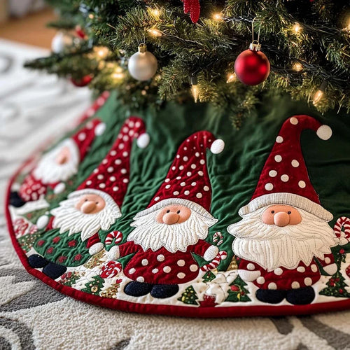 Arctic Amble Christmas Quilted Tree Skirt