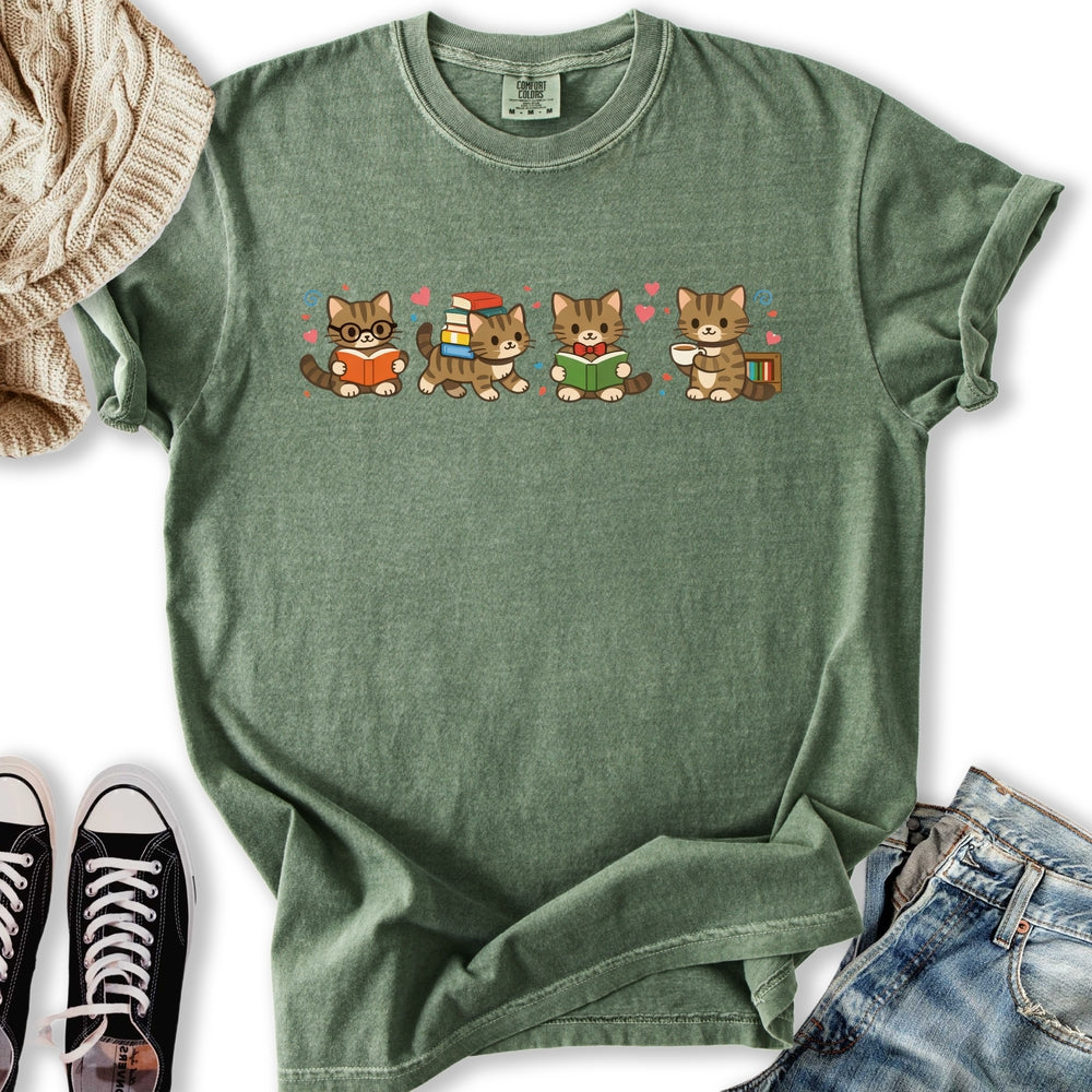 Cute Bookworm Cats Relaxed Tee