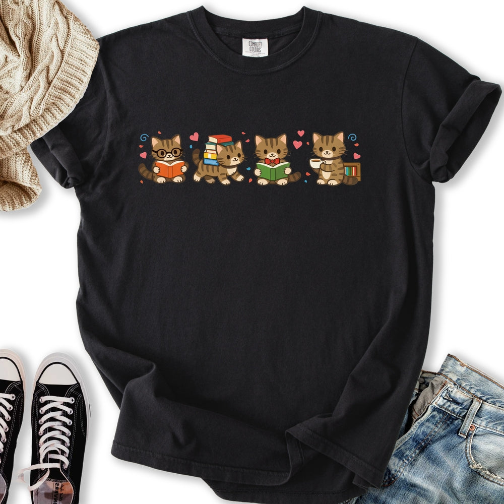 Cute Bookworm Cats Relaxed Tee