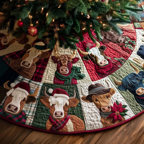 Highland Cow Friends Christmas Quilted Tree Skirt