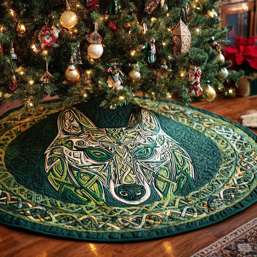Highland Wolf Circle Christmas Quilted Tree Skirt