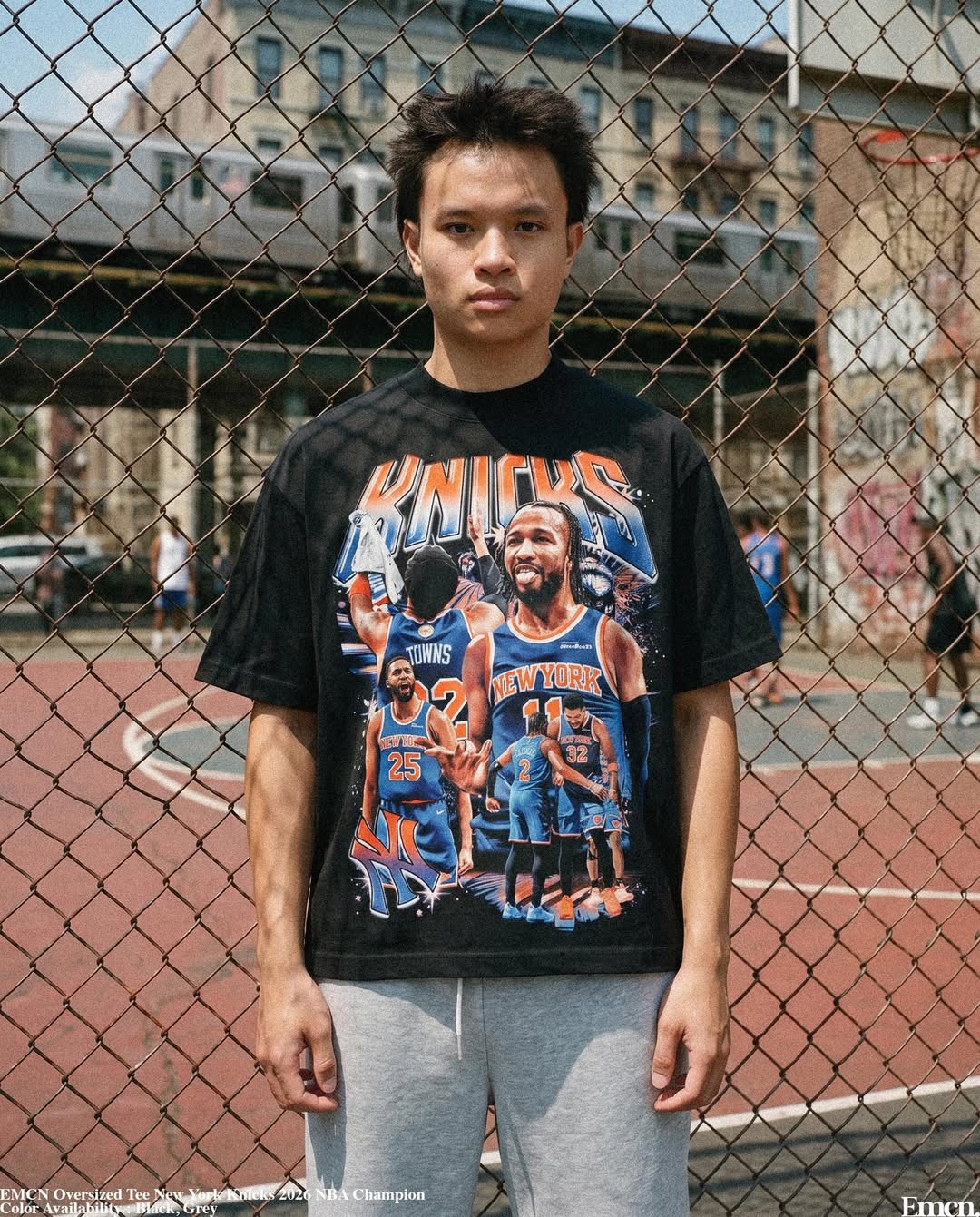 New York Knicks Vintage Basketball 2-Sided Graphic T-Shirt