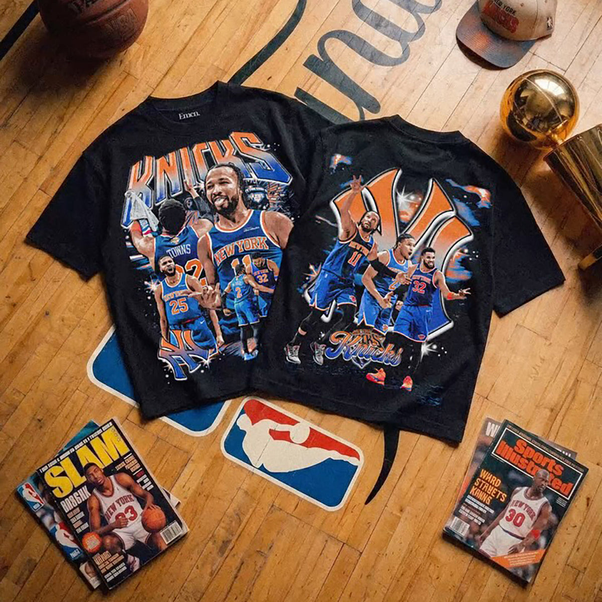 New York Knicks Vintage Basketball 2-Sided Graphic T-Shirt