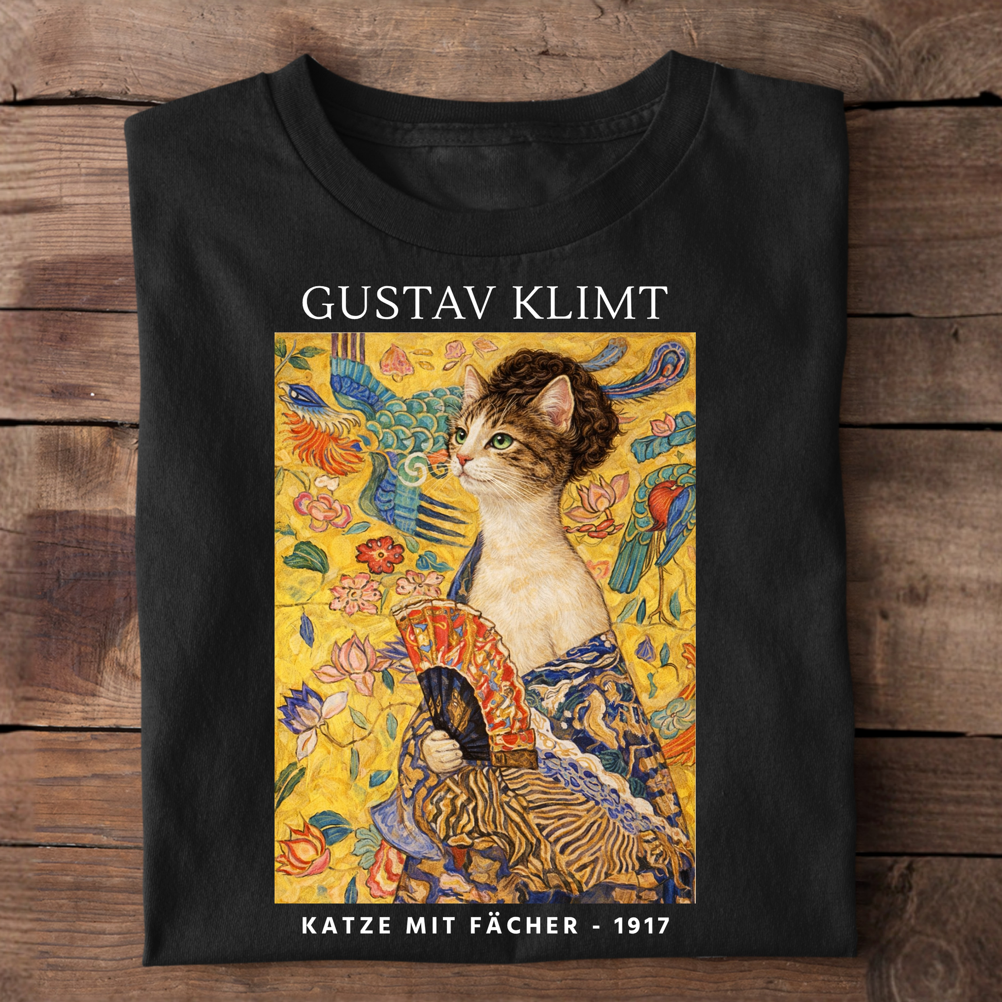 Katze mit Fächer T-Shirt