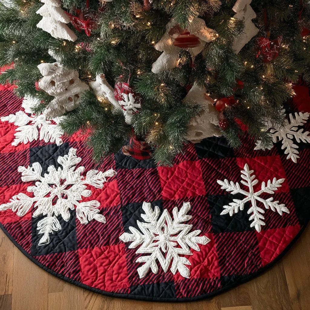 Merry Contrast Christmas Quilted Tree Skirt