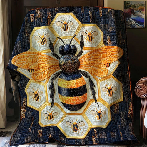 Old-World Bee Quilt Blanket
