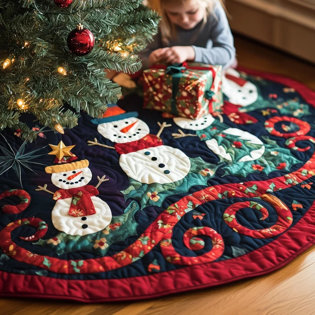 Snowmen Fantasy Quilted Christmas Tree Skirt