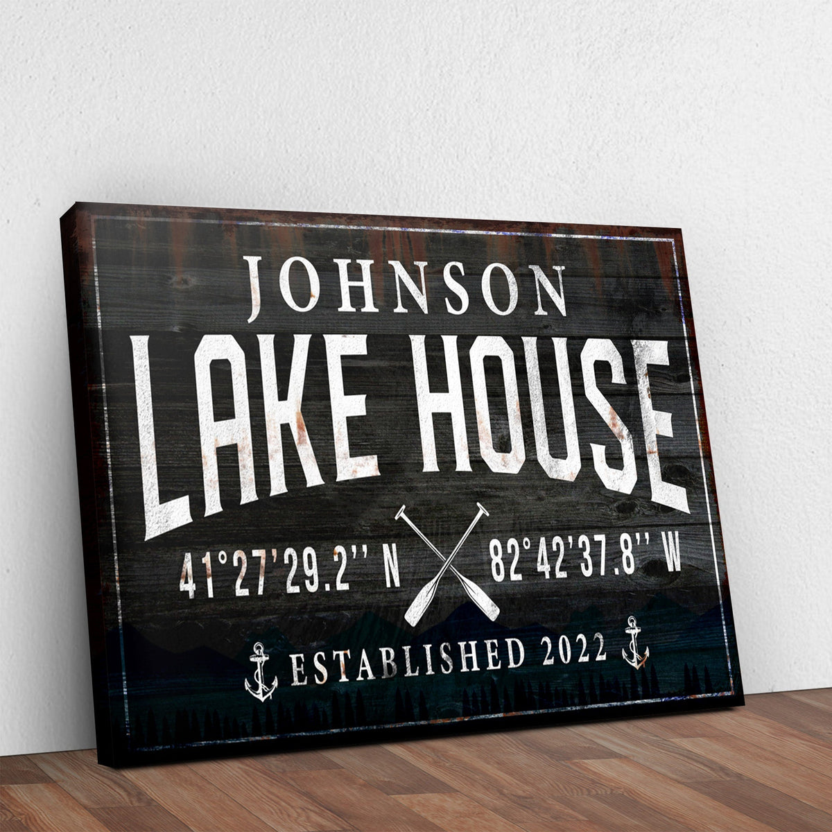 Family Lake House Paddle Sign ()