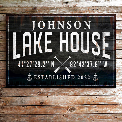 Family Lake House Paddle Sign ()