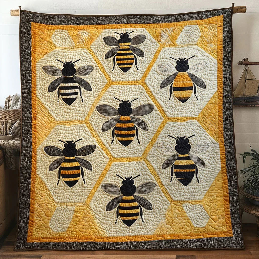 Wild Garden Bee Quilt Blanket